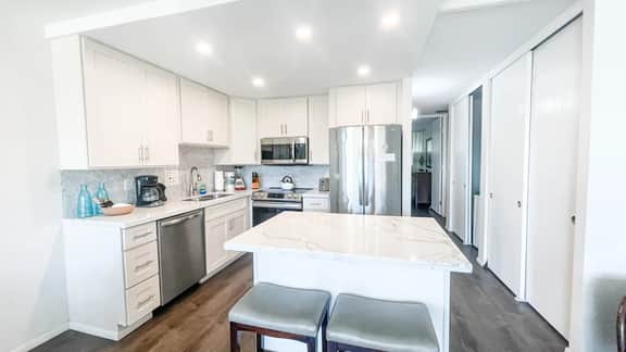 One Bd Partial Ocean, AC, wifi, Pool, Hot tub B210 - Image 4