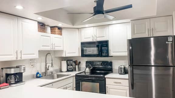 Two BD Grd fl, AC, Wifi, Pool, Hot Tub, B102 - Image 3