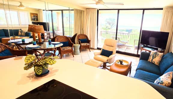 Stunning corner ONE bd Ocean,a/c,wifi,pool D207 - Image 3